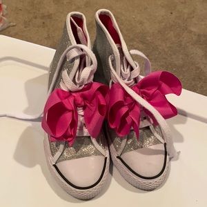 Previously Owned Little Girls 13.5 Silver Sneakers